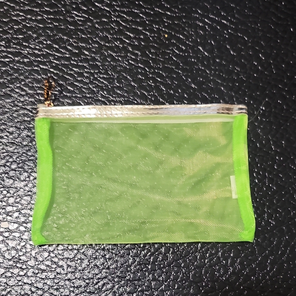 Green Mesh Zipper Pouch